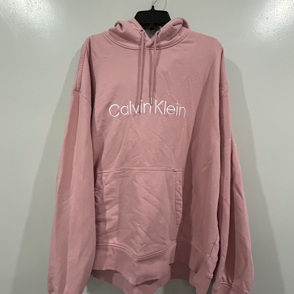 Calvin Klein Men's Hoodie in Soft Pink